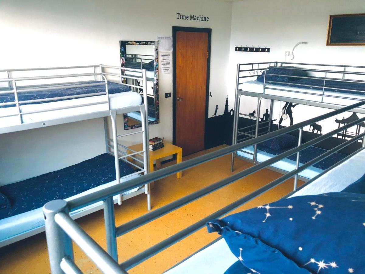 הליסנדור The Freezer Hostel & Culture Center חדר תמונה