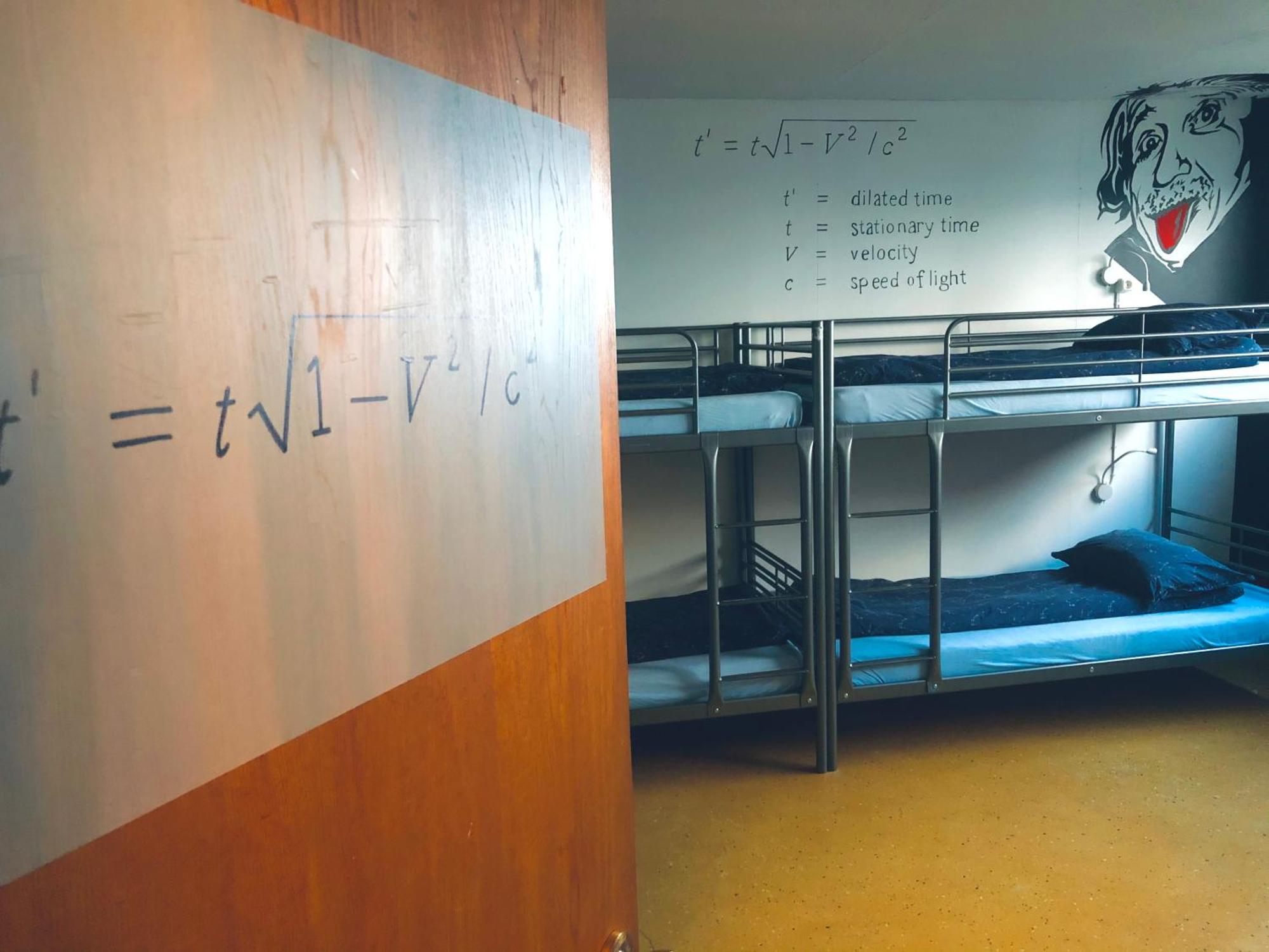 הליסנדור The Freezer Hostel & Culture Center חדר תמונה