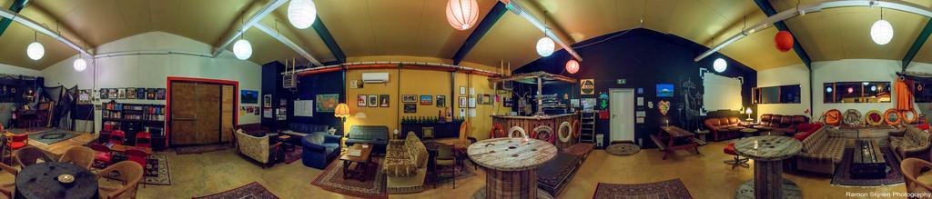 הליסנדור The Freezer Hostel & Culture Center מראה חיצוני תמונה